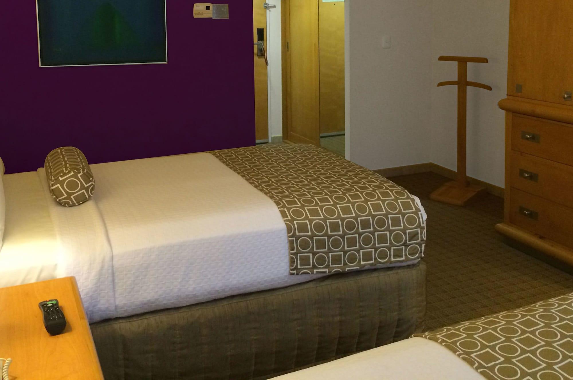 Gamma By Fiesta Americ Xalapa Nubara Exterior foto A room at the Hilton Garden Inn in San Francisco