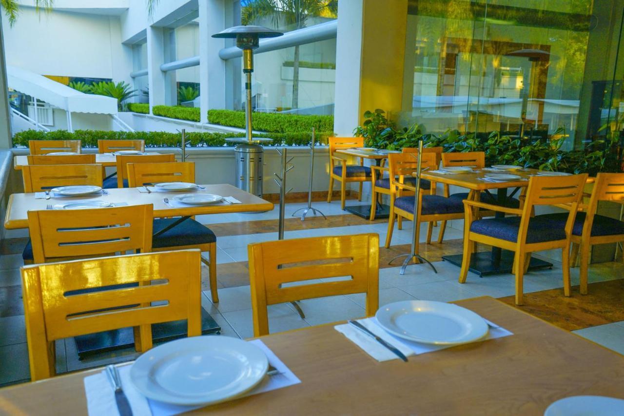 Gamma By Fiesta Americ Xalapa Nubara Exterior foto Restaurant in the hotel